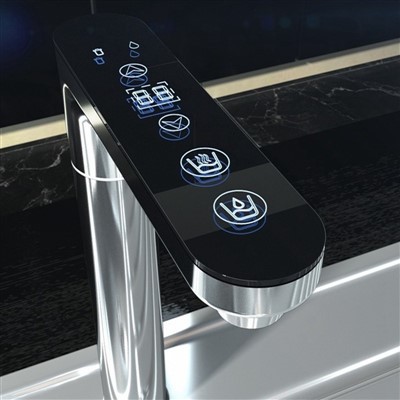 गर्म और ठंडा पानी नल रसोई